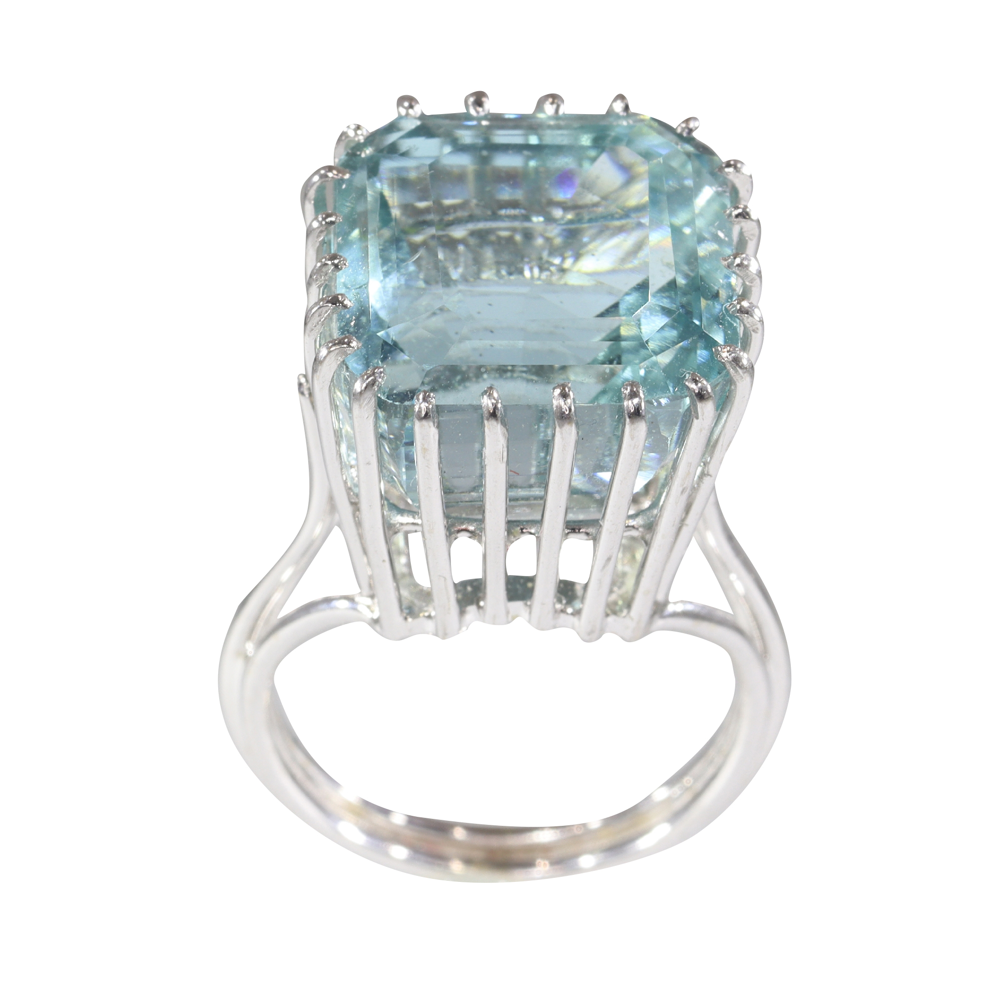 Elevated Elegance: A Vintage Fifties Aquamarine Ring